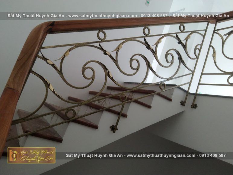 Lan can sat my thuat 5 Biệt thự xanh tại thành phố Thủ Đức kết hợp kiến trúc cổ kính pha lẫn hiện đại